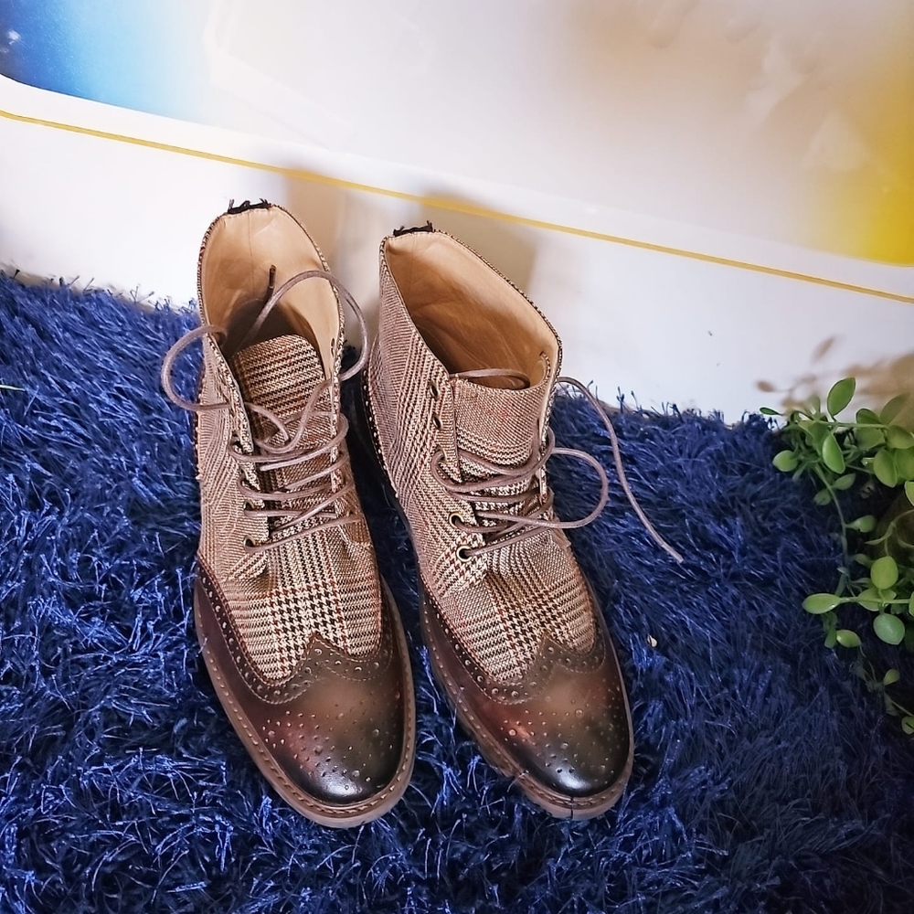 Shoes - Picture 2 of 4